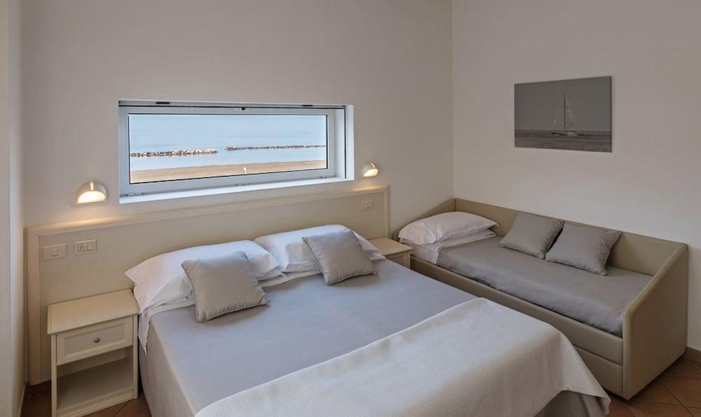 Trevi Family Resort กัตตอลิกา ภายนอก รูปภาพ