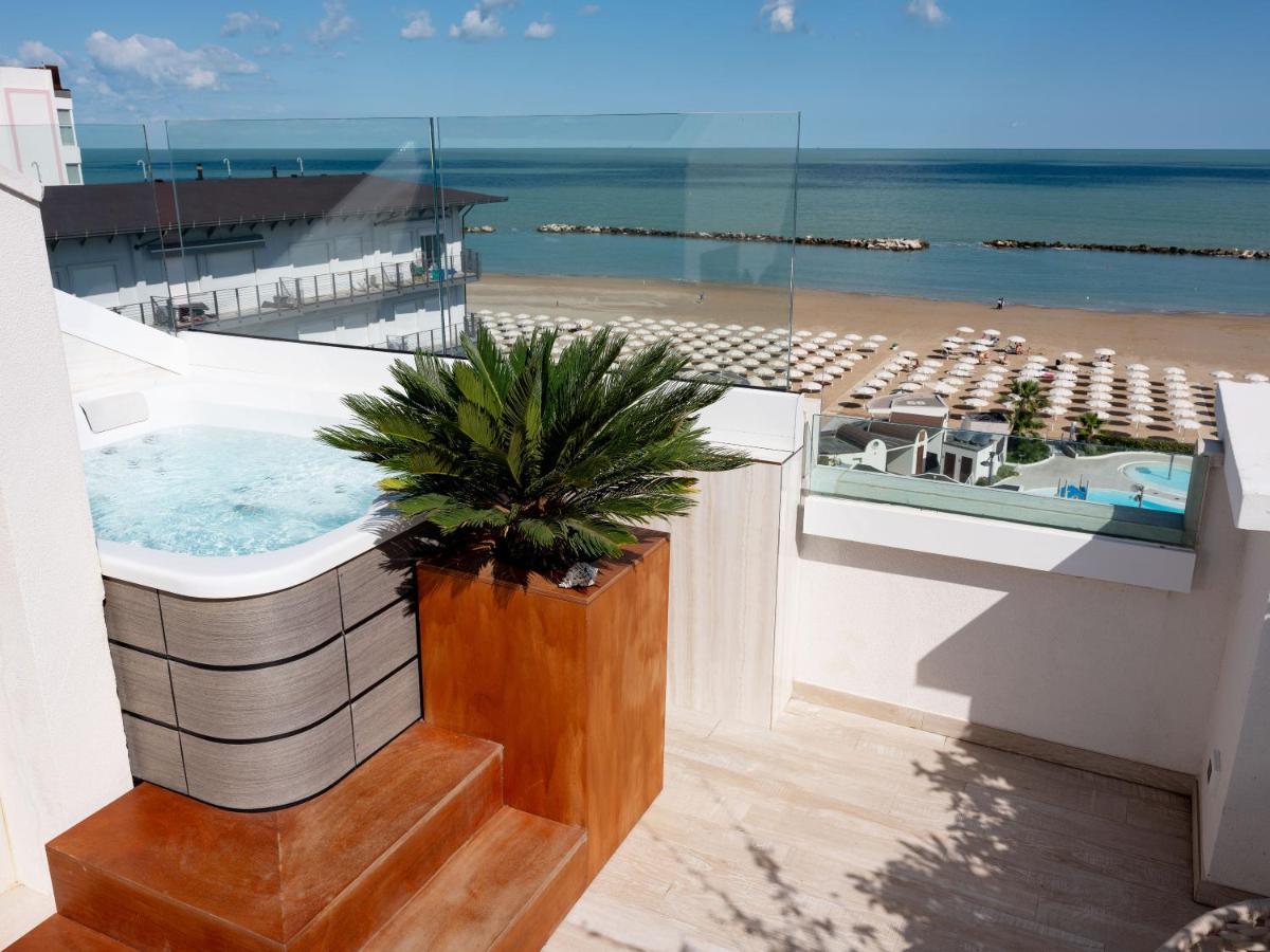 Trevi Family Resort กัตตอลิกา ภายนอก รูปภาพ